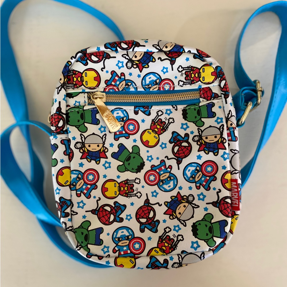 SLING BAG SUPER HEROES DISNEY STORE MARVEL AVENGERS 18 CM